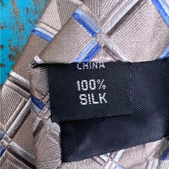 Michael Michael Kors Grey Silk Tie - Picture 6 of 7